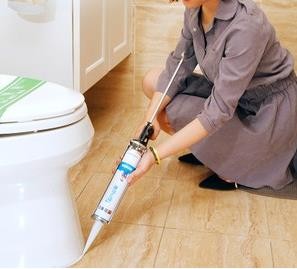 卫生间防水不敲砸瓷砖也能够防水,作用很不错!  ?